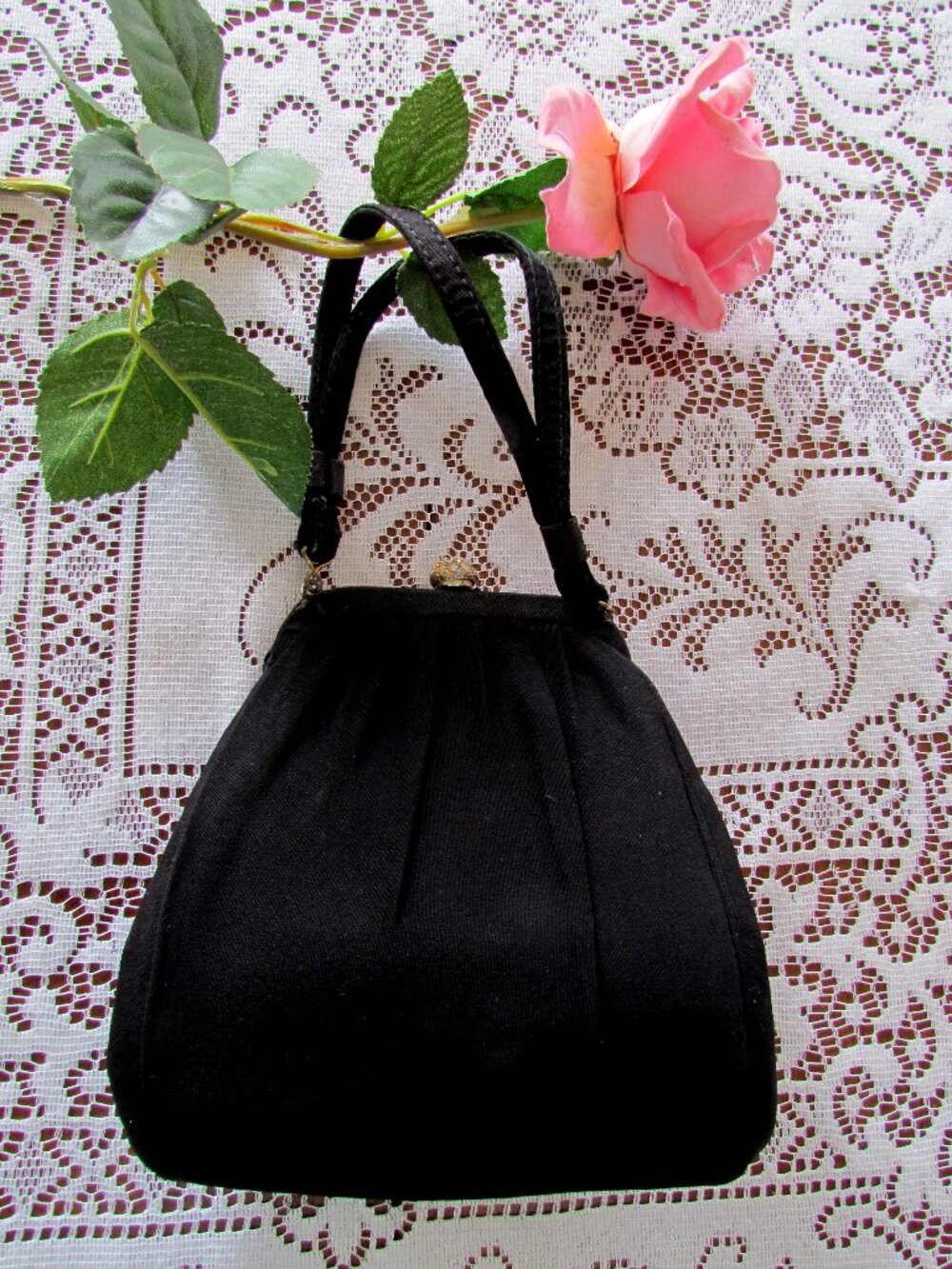 ANTIQUE PURSE, SMALL BLACK w RHINESTONE KNOB CLOSURE, VICTORIAN TO 1940s VINTAGE - Picture 2 of 7